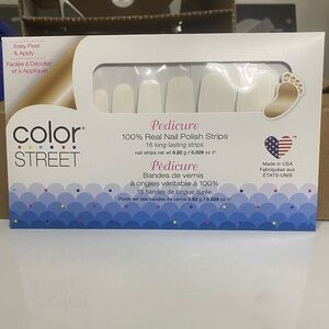 Color Street Nails-Swiss and Tell (Pedicure)